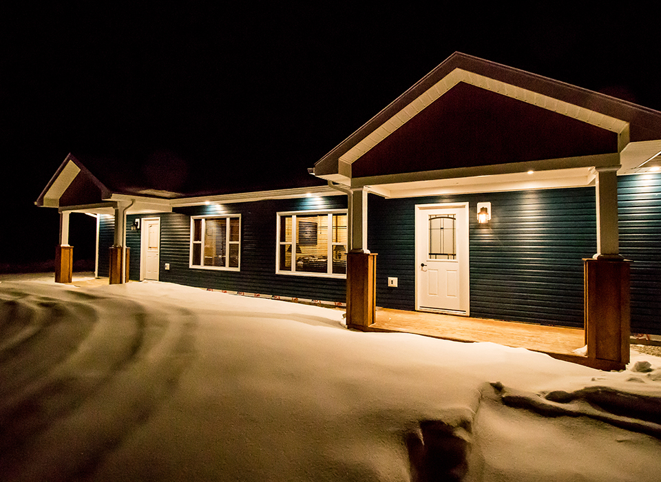Cozy Wood Cottages Deer Lake, Newfoundland Cabin
